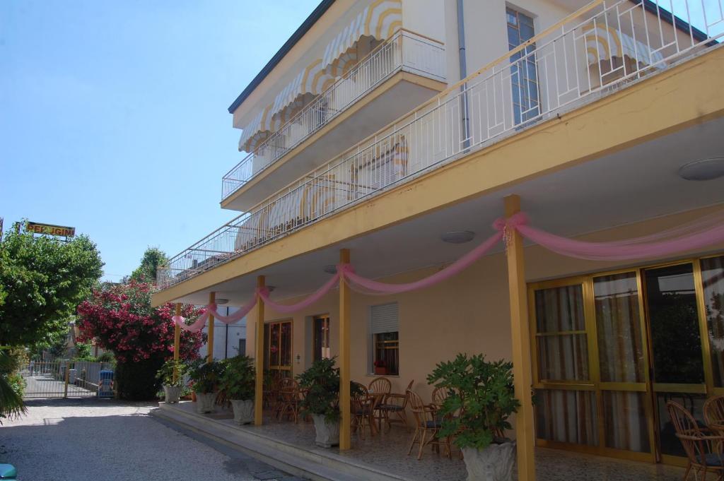 Hotel Perugini Marebello Zewnętrze zdjęcie