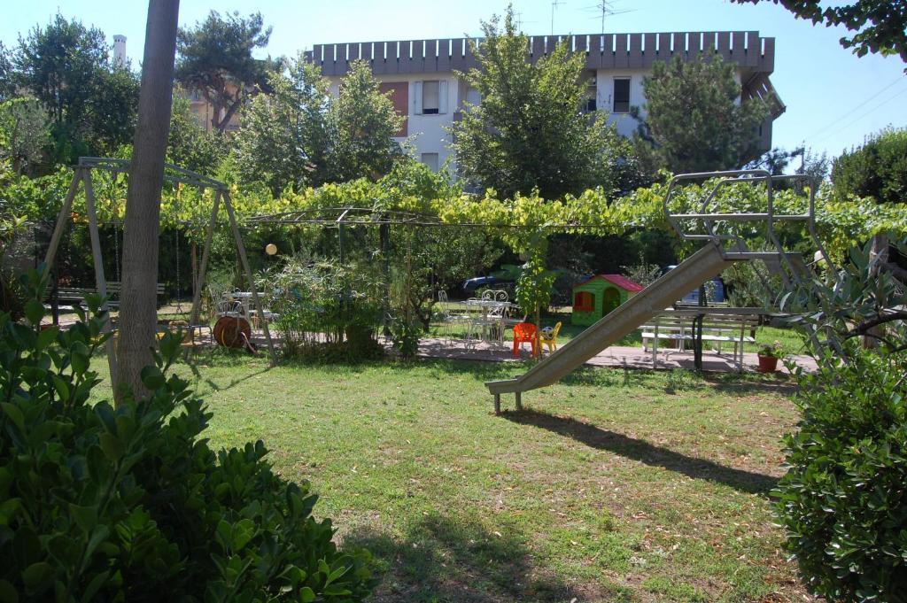Hotel Perugini Marebello Zewnętrze zdjęcie