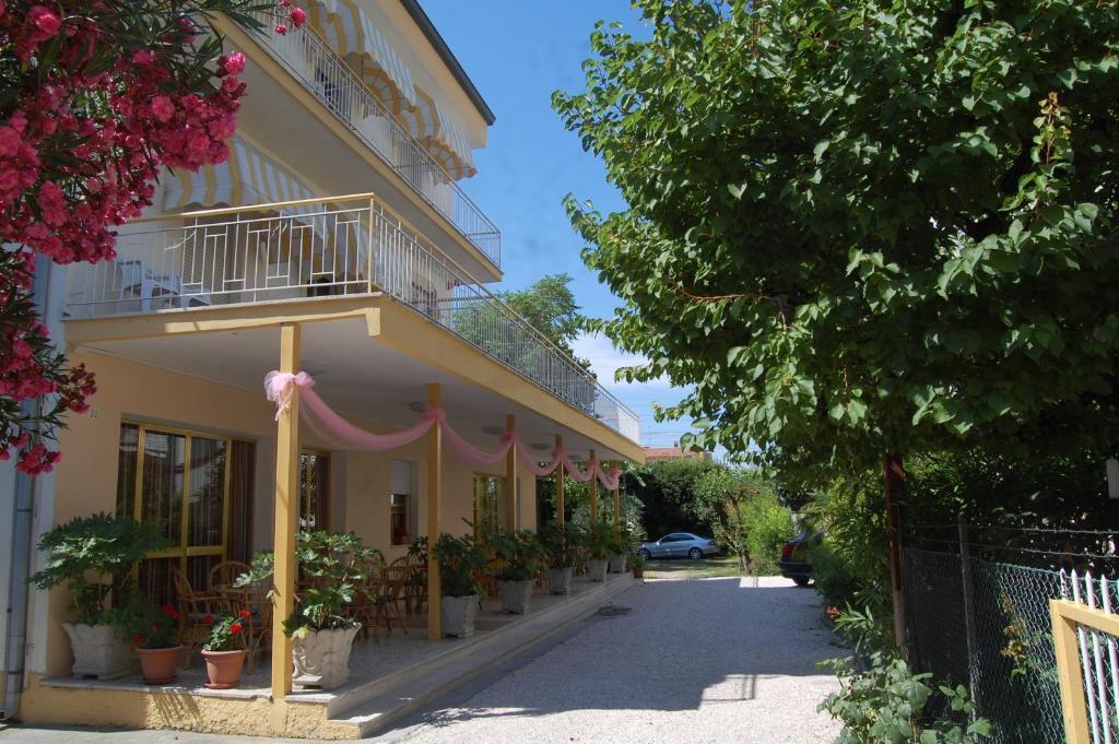 Hotel Perugini Marebello Zewnętrze zdjęcie